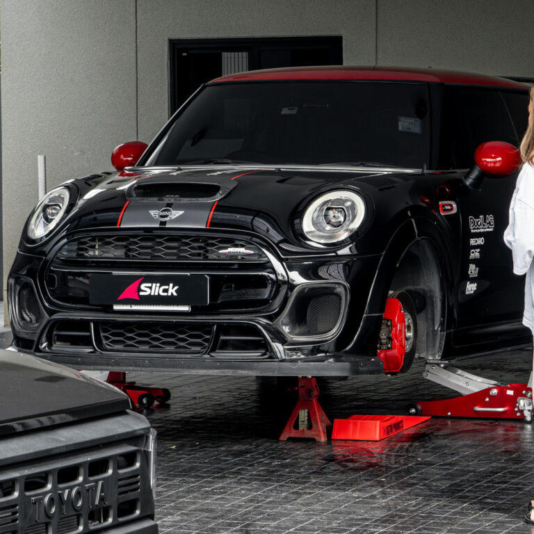 Mini Cooper F56 JCW เปลี่ยนยางที่บ้าน Michelin Pilot Sport 5 ขนาด 215/40 R18