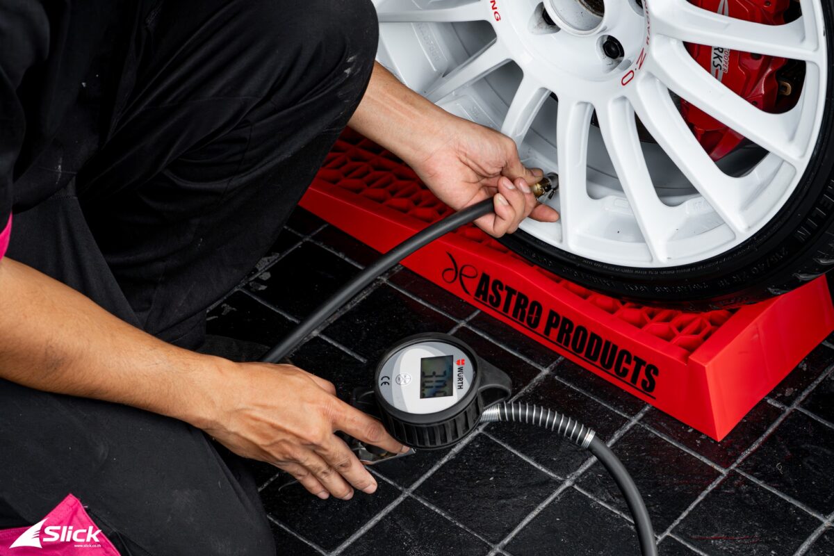 Mini Cooper F56 JCW เปลี่ยนยางที่บ้าน Michelin Pilot Sport 5 ขนาด 215/40 R18