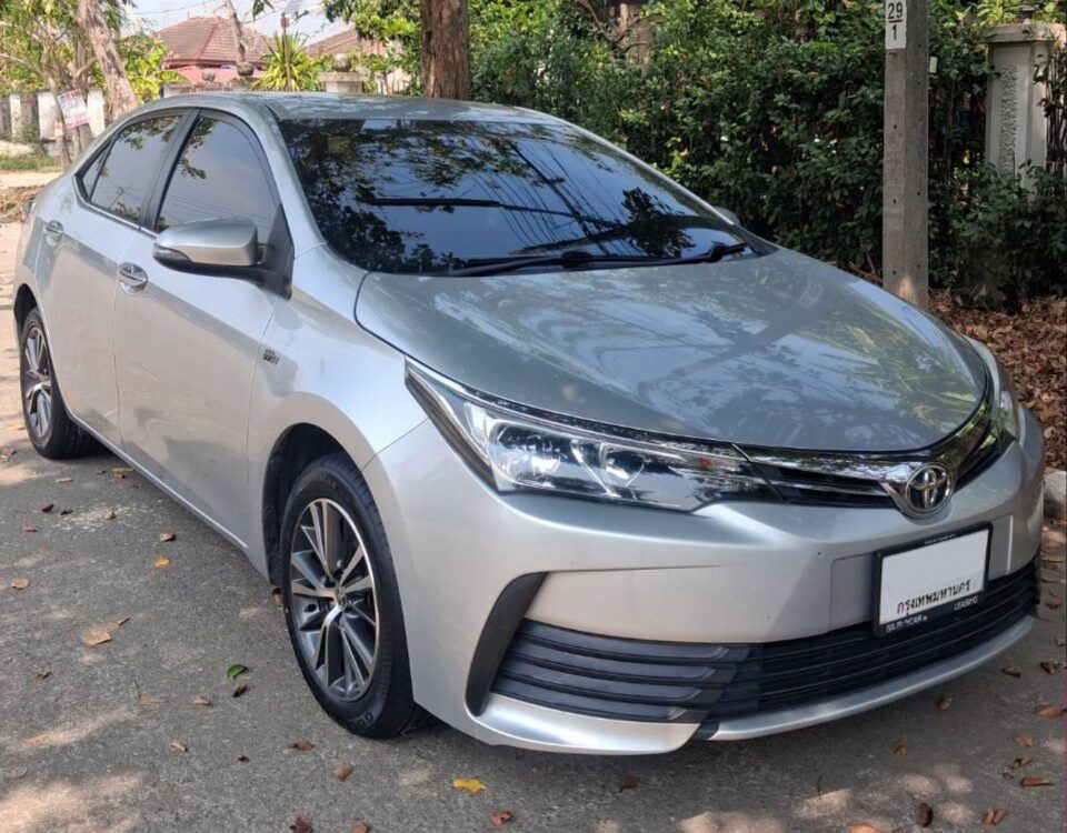 Toyota Corolla Altis เปลี่ยนยางนอกสถานที่ โซนลาดกระบัง 205/55 R16