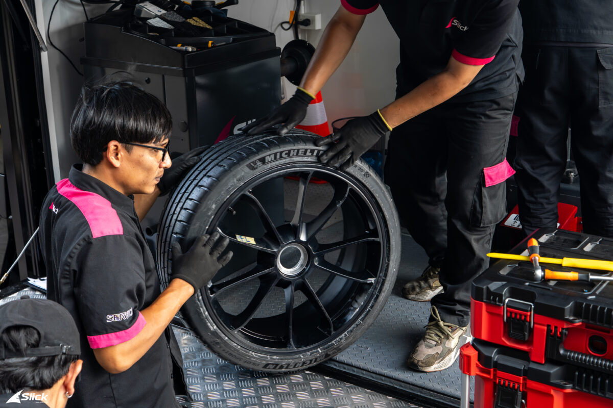 Porsche 911 GT3 (991.2) ดุมล้อ Center Lock เปลี่ยนยาง Michelin Pilot Sport 4S N-Spec