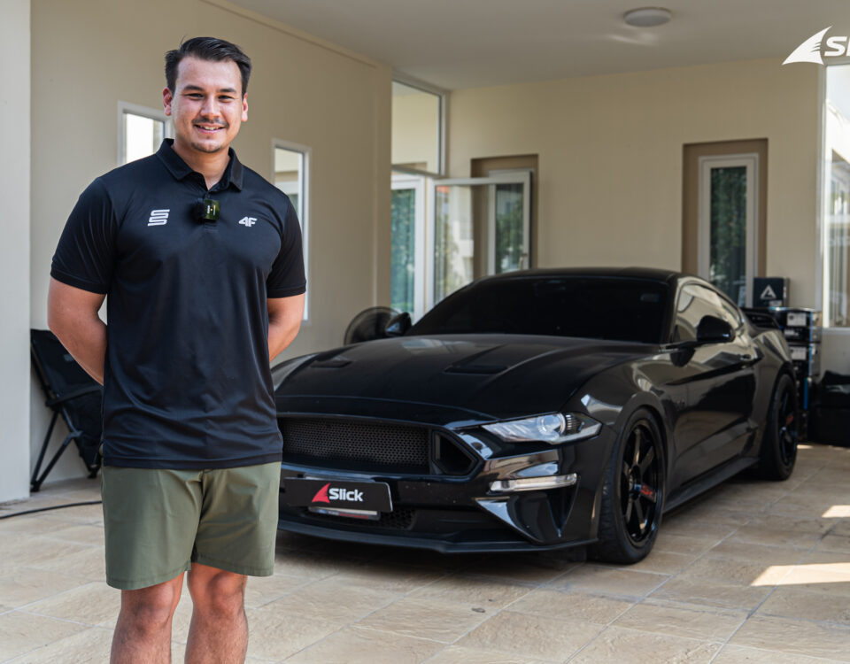 Sandy Stuvik เปลี่ยนยางกับ Slick