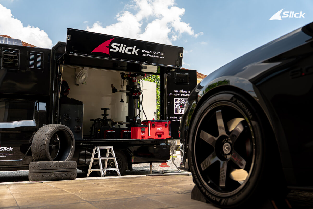 Sandy Stuvik เปลี่ยนยางกับ Slick