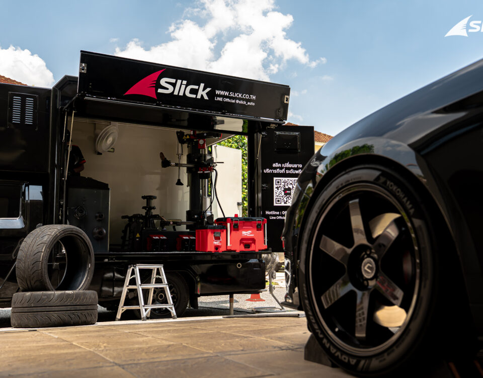 Sandy Stuvik เปลี่ยนยางกับ Slick