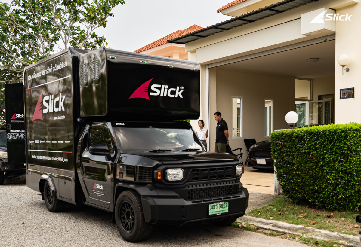 Sandy Stuvik เปลี่ยนยางกับ Slick