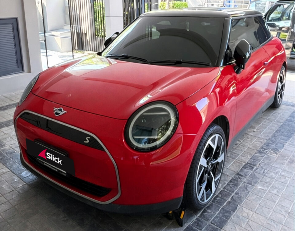 mini se 01