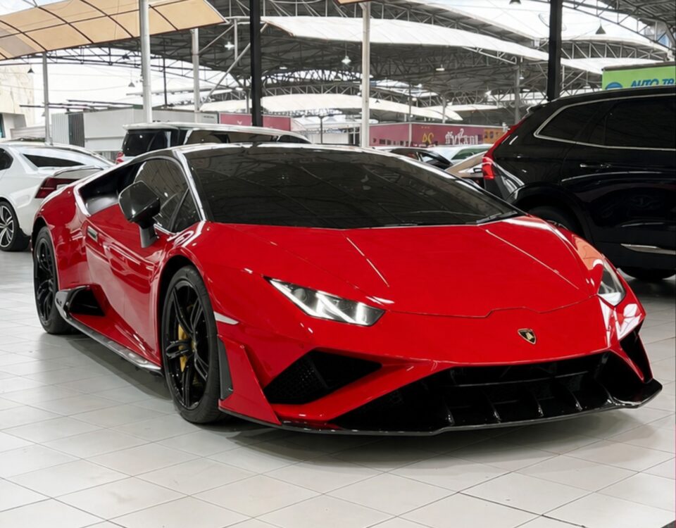 Lamborghini Huracán EVO RWD ยาง Pirelli P Zero PZ4