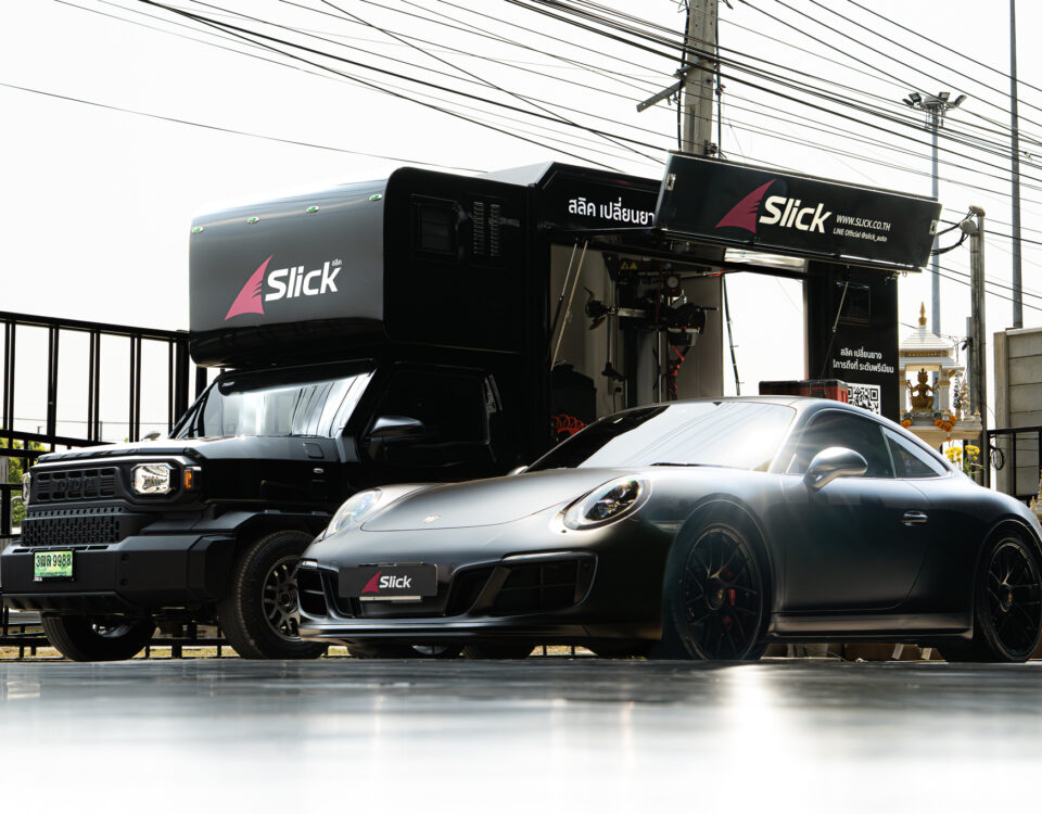 Porsche 911 GTS Yokohama Advan Sport V107 slick 8