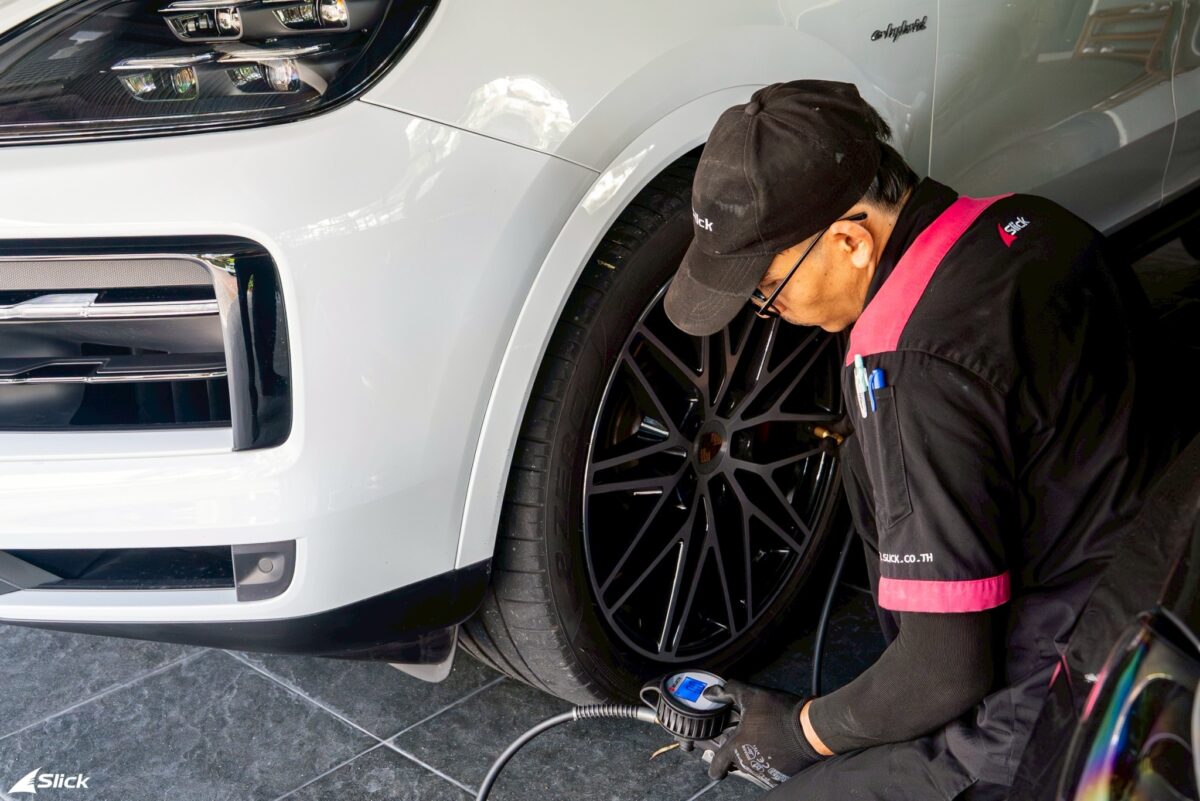 BMW G30 Yokohama ADVAN Sport V107 17