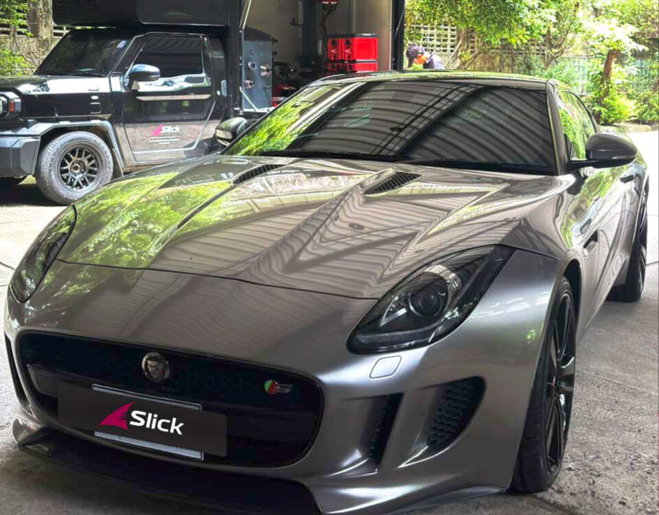 Slick JAGUAR F TYPE Yokohama ADVAN Sport V10 255 35 R20 295 30 R20 01