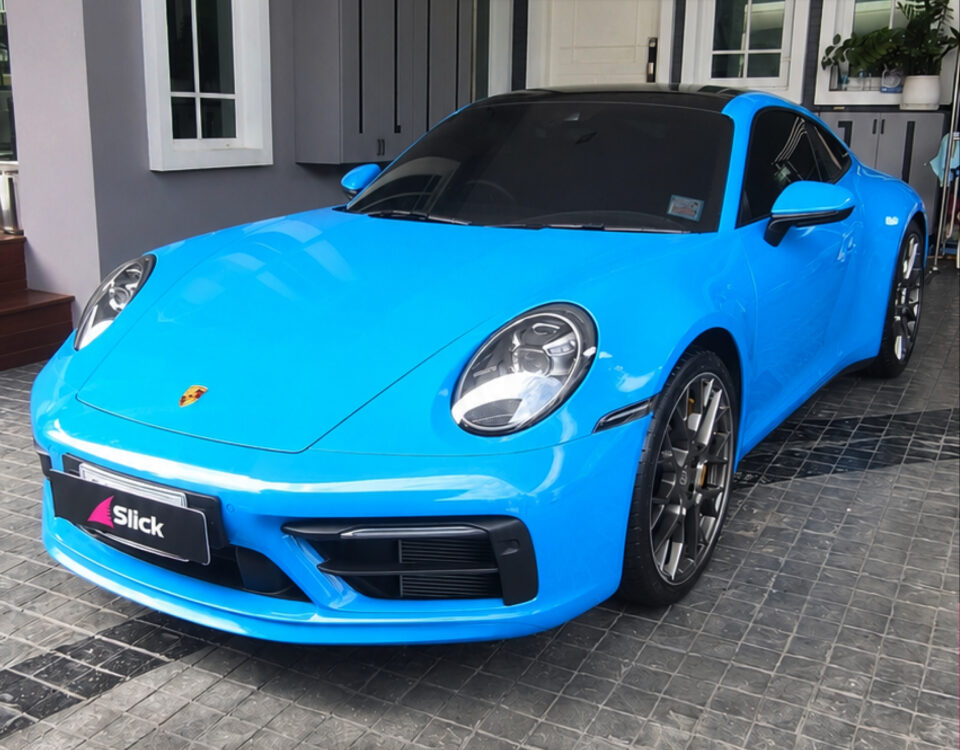 Slick Porsche 992.1 Michelin Pilot Sport 4S 245 35 r20 235 30 r21 01