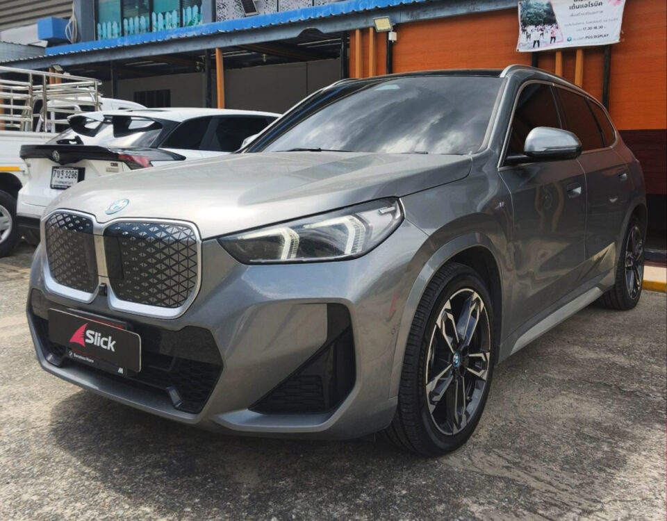 Slick Bmw ix1 ev U11 Michelin Primacy 5 245 45 R19 01