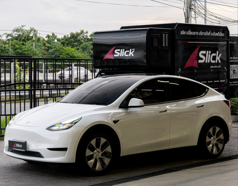 Slick Tesla Model Y Michelin Pilot Sport 5 Energy Acoustic 255 45 R19 01