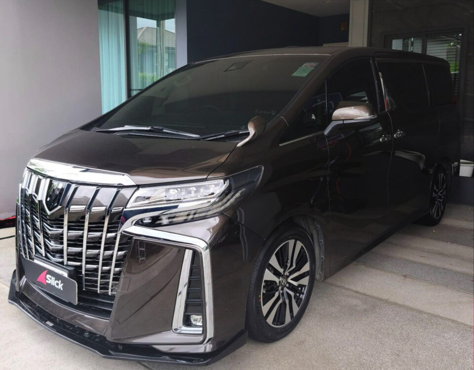 Toyota Alphard 30 Yokohama ADVAN dB V553 235 50 R18 01